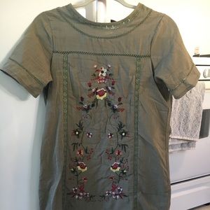 Embroidered short sleeve dress